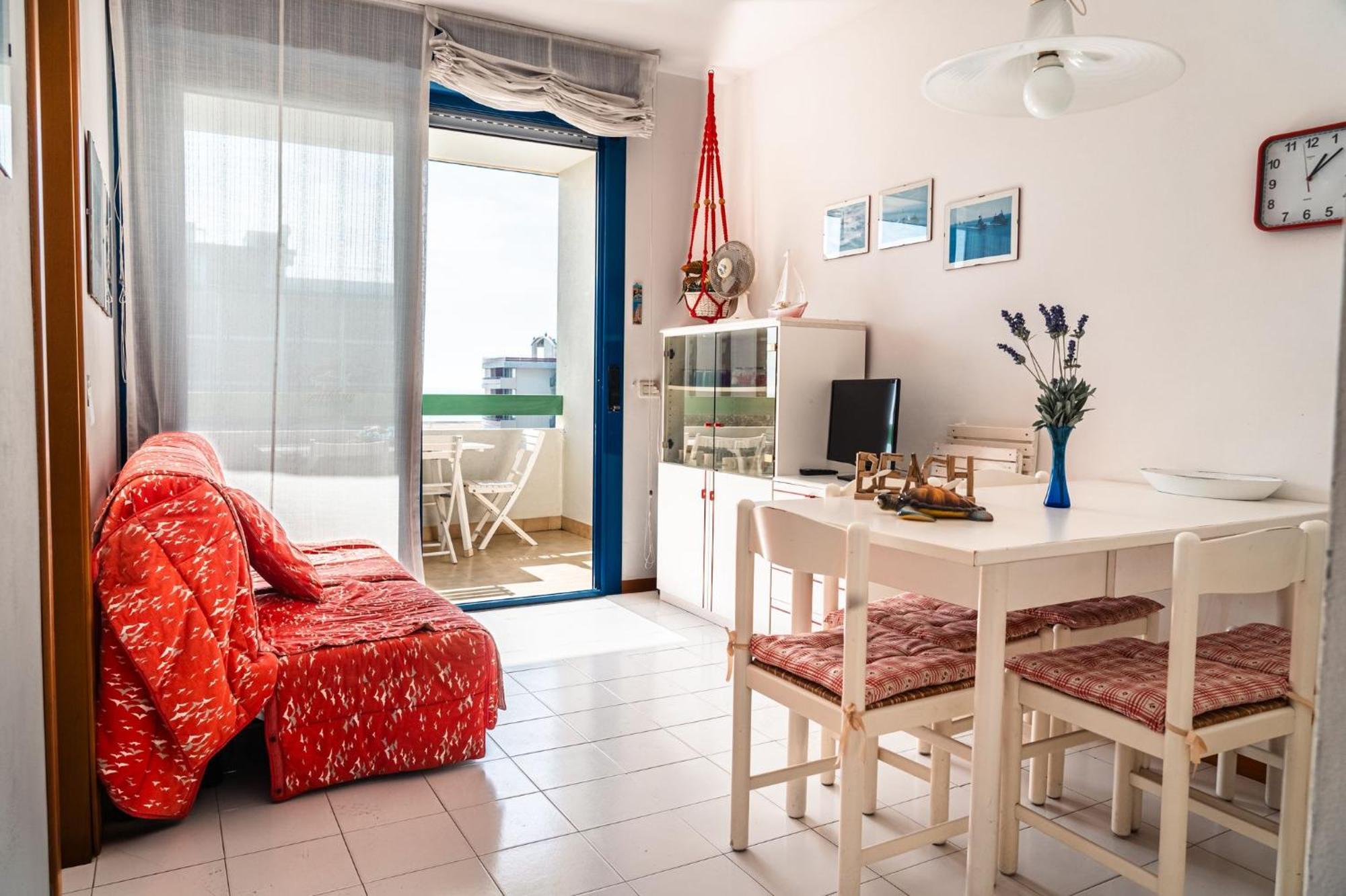 Nice Apartment With Sunny Terrace In ビビオーネ エクステリア 写真